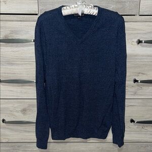 Express Men’s Navy Blue V-Neck Sweater Modern Fit Extra Fine Merino Wool